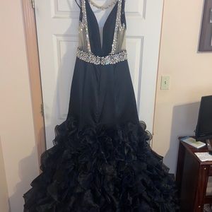 Prom Dress only worn once for a photoshoot